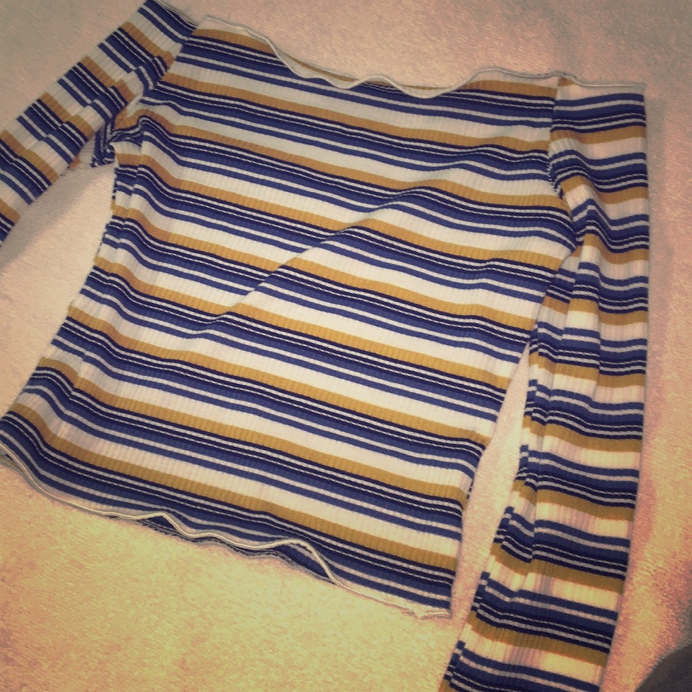 Long sleeve cropped tee